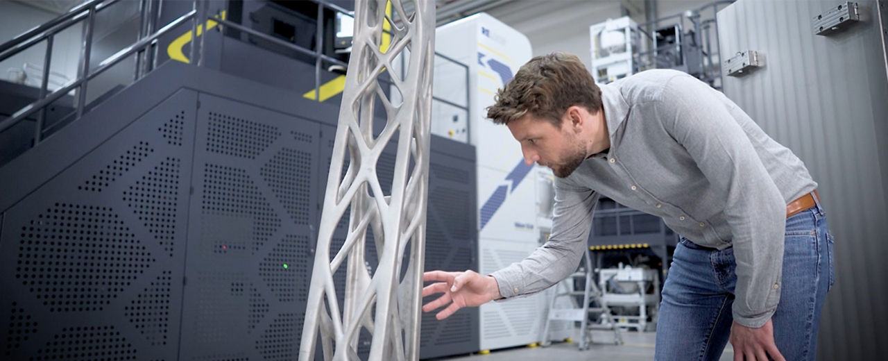 画像：大型造形と量産の課題を解決：大型金属3Dプリンター（L-PBF方式）